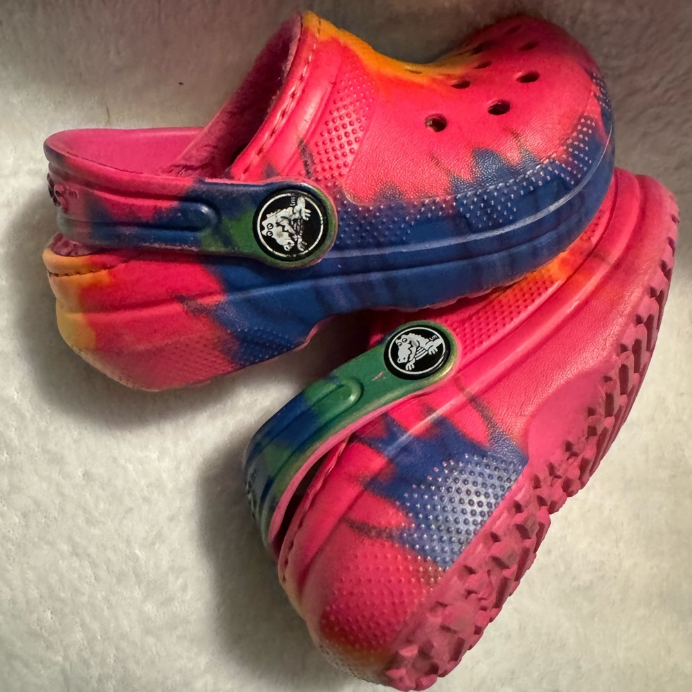 Crocs Rainbow Fuzzy Fur Lined Size 6C
